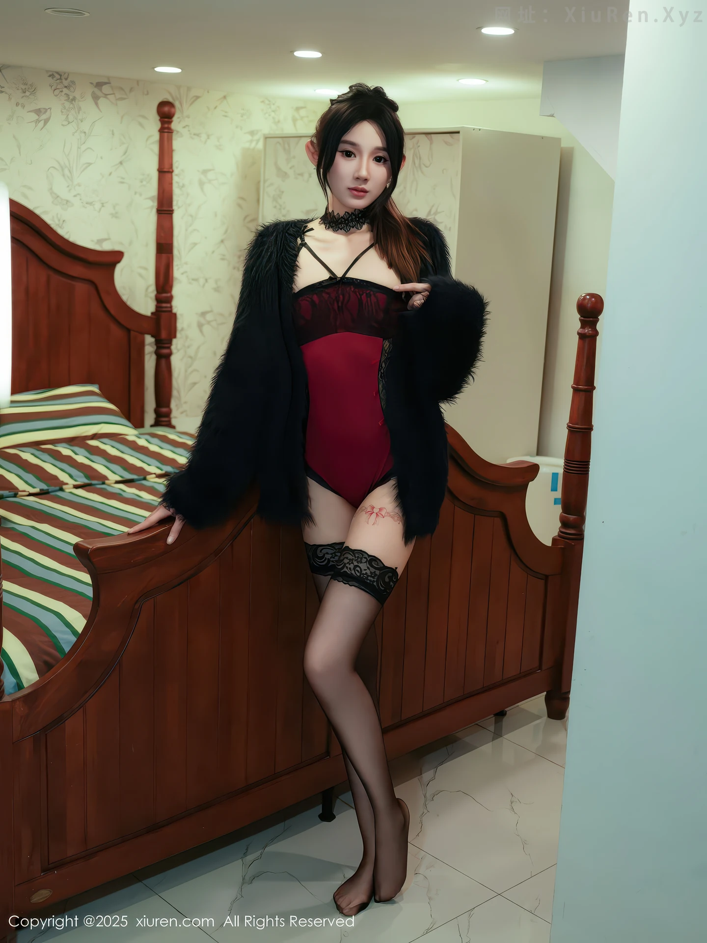 图片[2]-[XiuRen秀人网] VOL.11072 模特桃子姐姐性感红色吊带配黑色丝袜秀高挑曼妙身材诱惑写真85P-秀人网官方网站